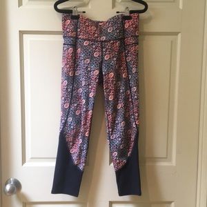 Athleta pattern crop tights